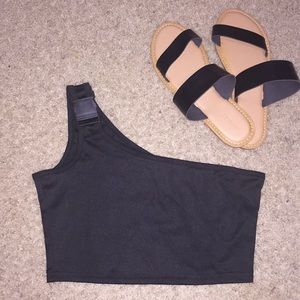 One strapped buckle styled crop top